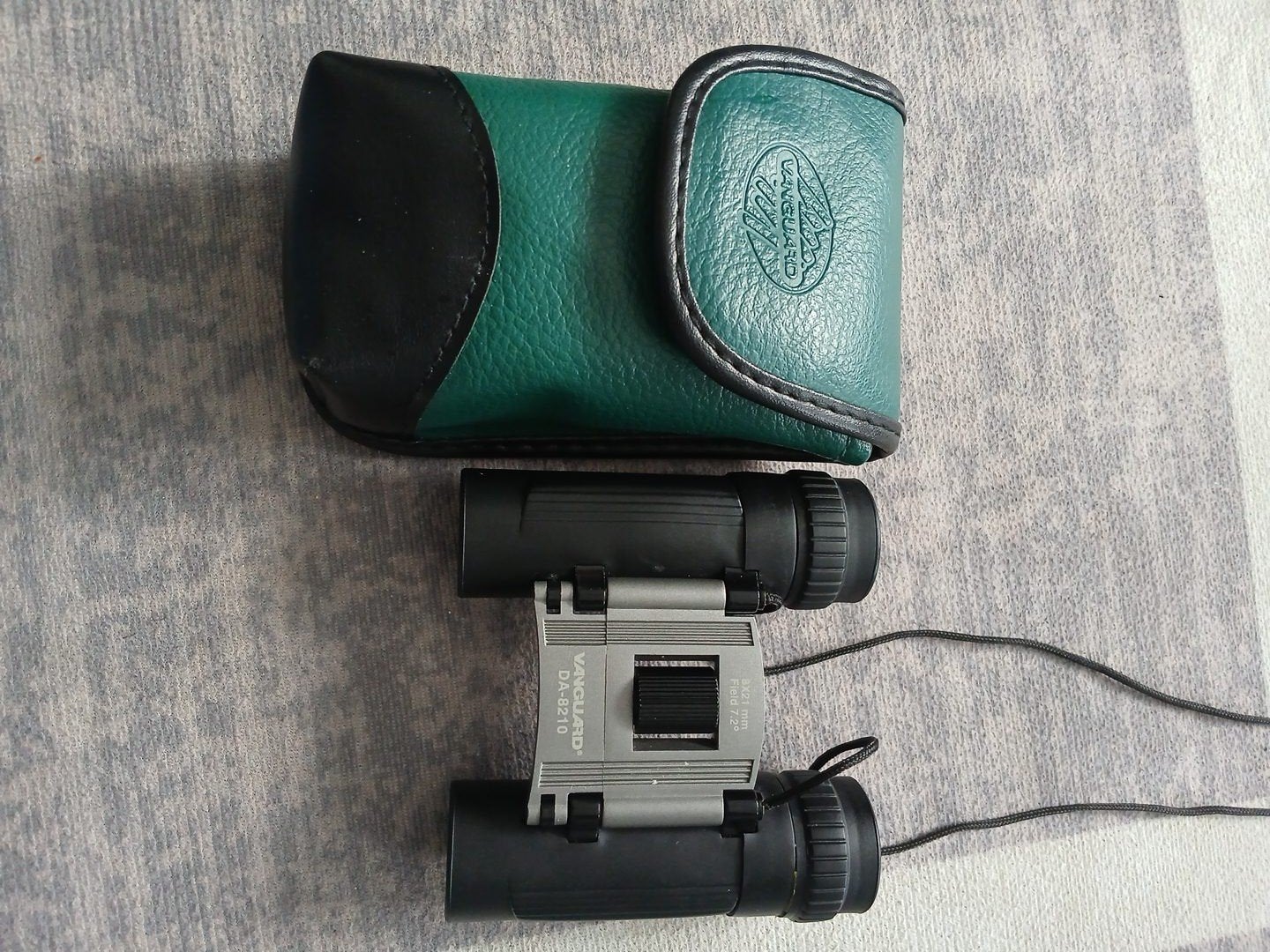Vanguard DA-8210 Verrekijker 8x21 mm met beschermhoes, Ophalen