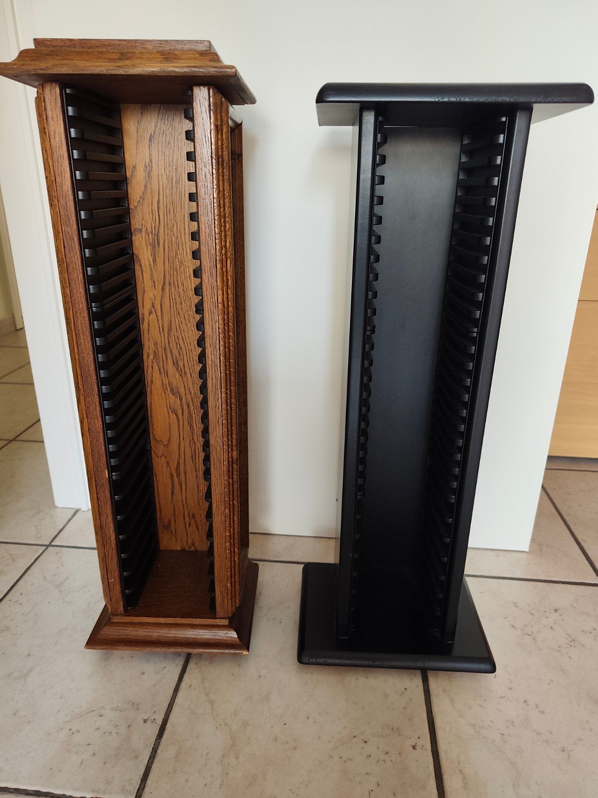 CD-toren - 2 stuks, Huis en Inrichting, Ophalen, Zo goed als nieuw