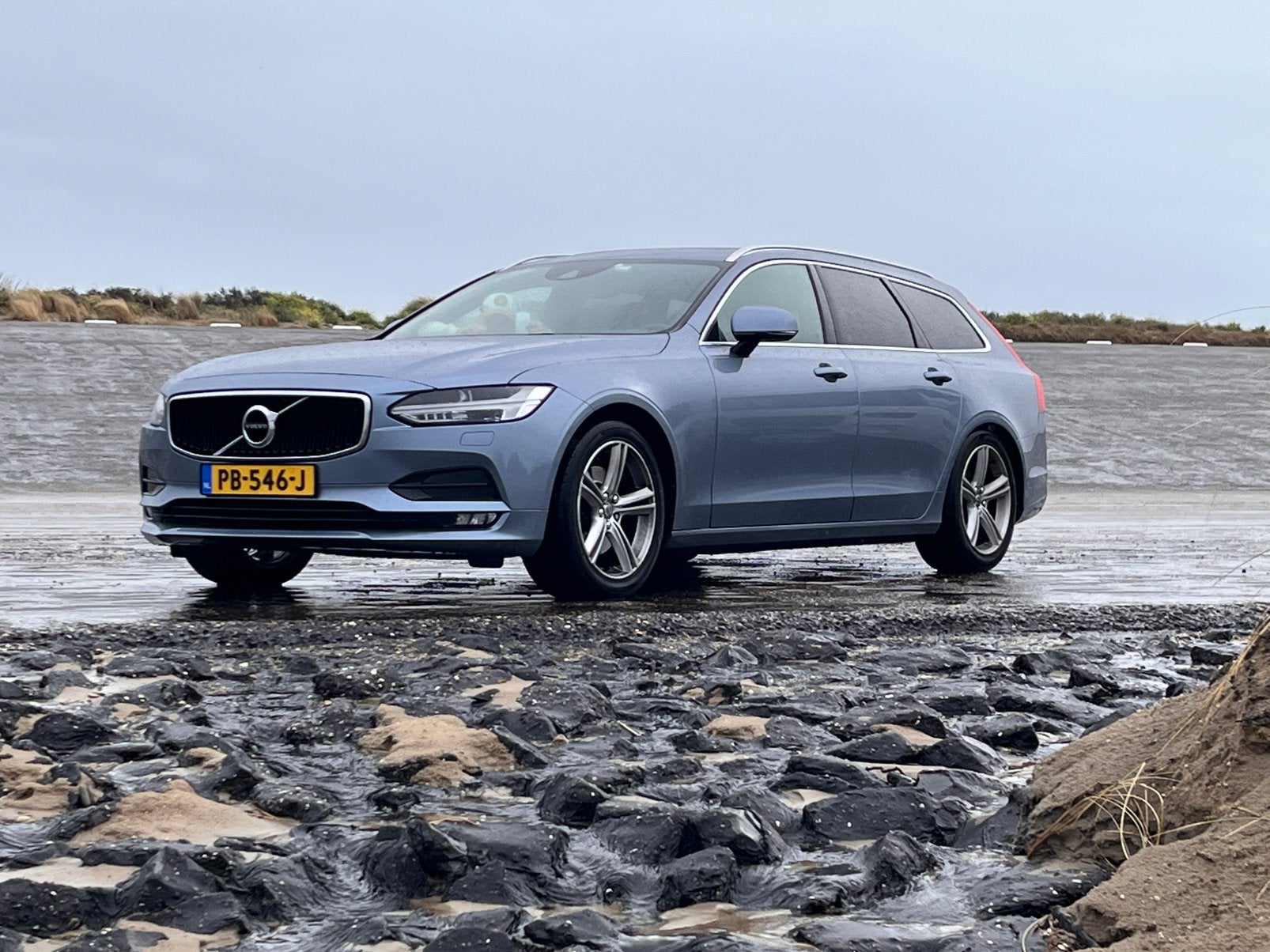 Volvo V90 2.0 D4 Geartronic Blauw, Autos, Achat, Euro 6, Carnet d'entretien, Noir