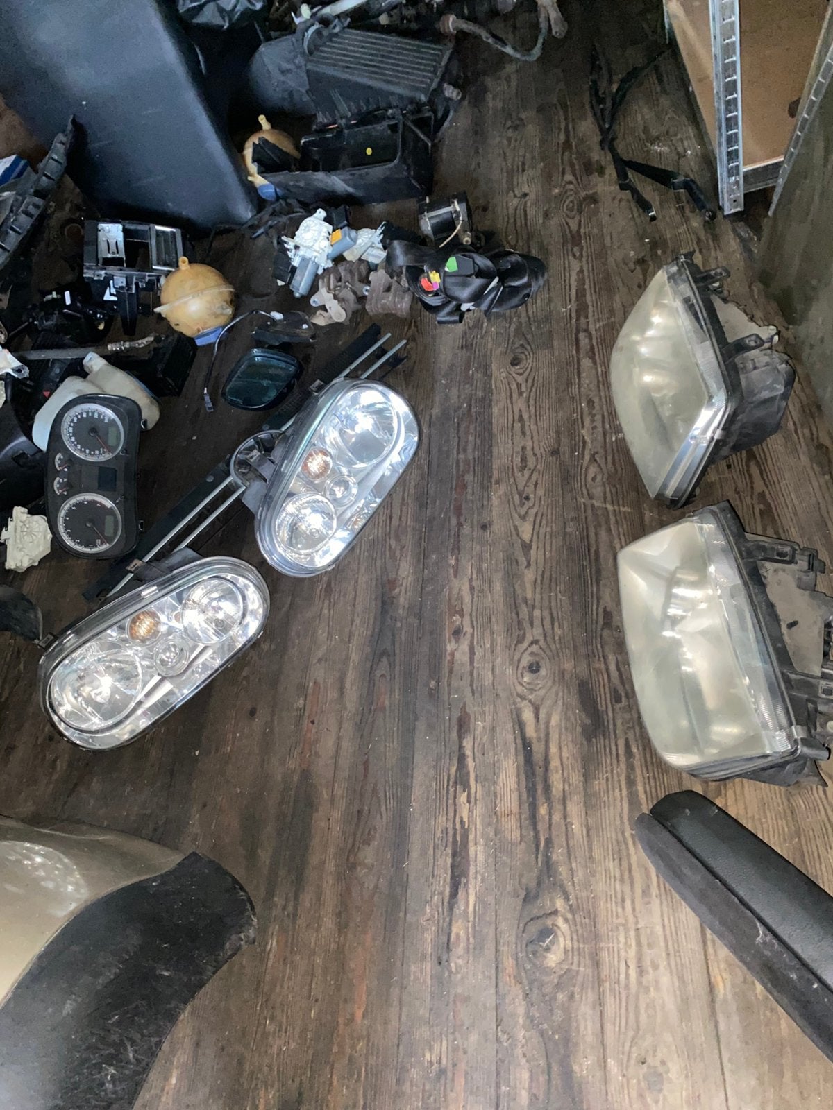 PIECES Golf 4 tdi 101 cv, Autos, Cuir, Achat, Golf, Particulier