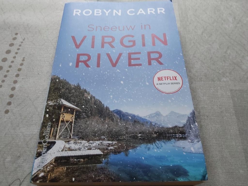 Sneeuw in Virgin RIver - Robyn Carr, Boeken, Gelezen, Europa overig, Ophalen of Verzenden, Robyn Carr
