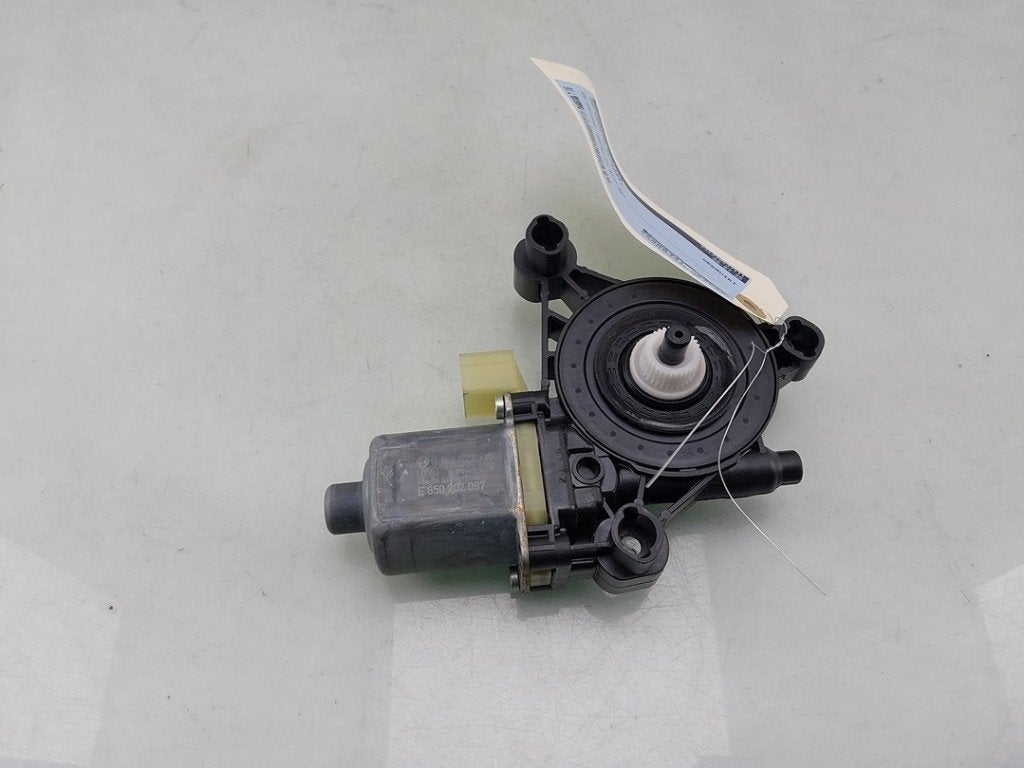 MOTEUR LEVE VITRE ELECTRIQUE Volkswagen Golf VIII (CD1), Autos : Pièces & Accessoires, Utilisé, Volkswagen