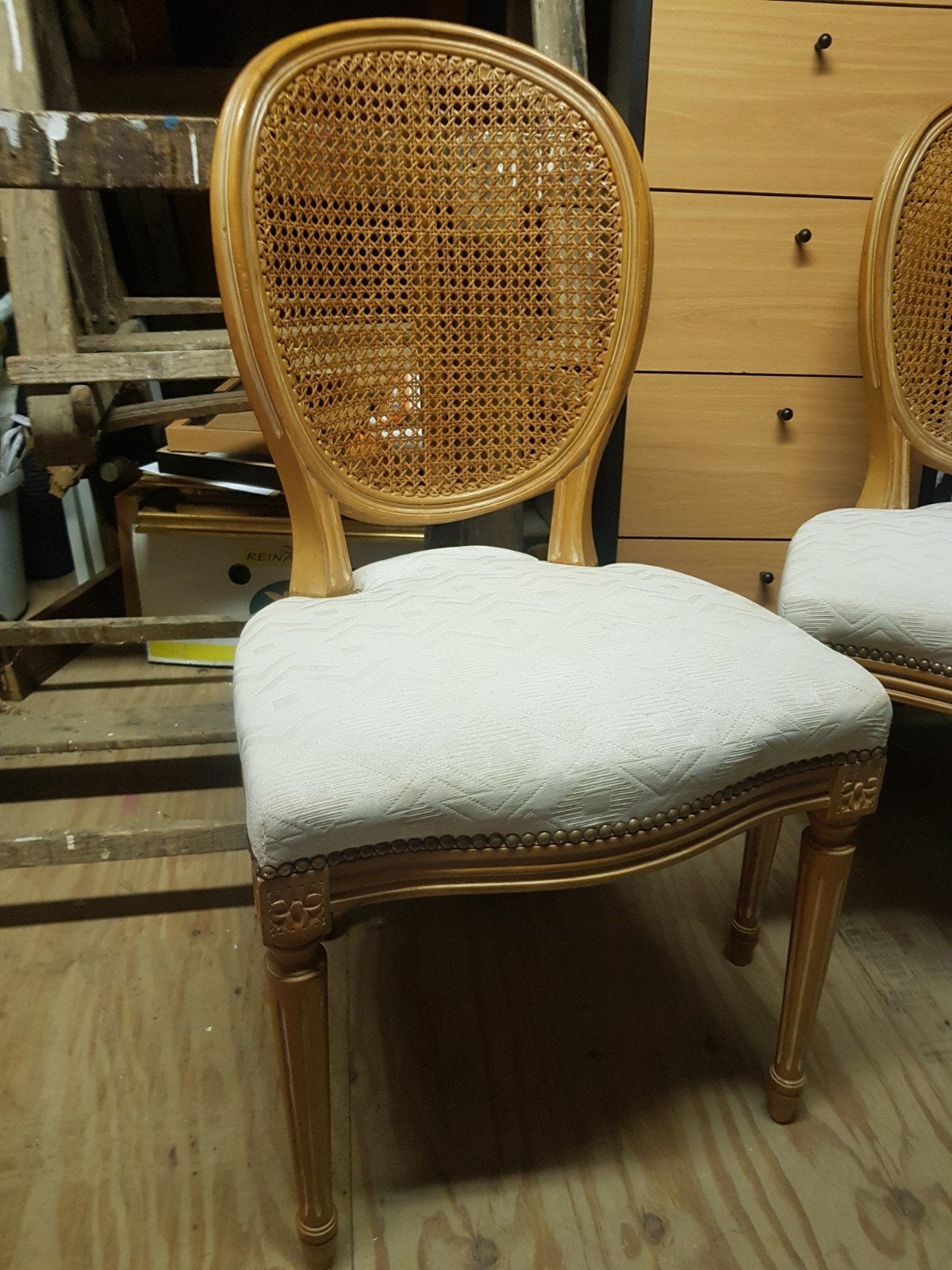 Louis xvl stoelen, Ophalen