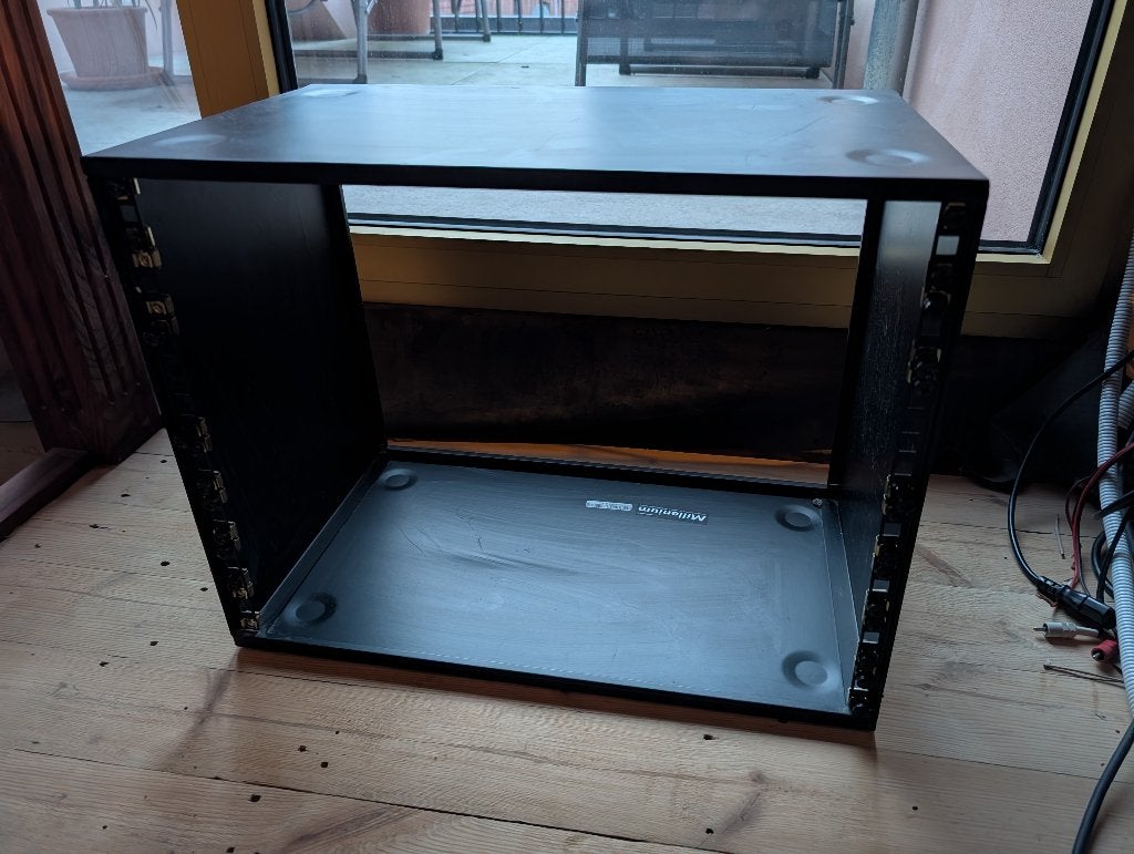 Millenium steel box 8 rack + rack nuts, Ophalen, Zo goed als nieuw, Audio