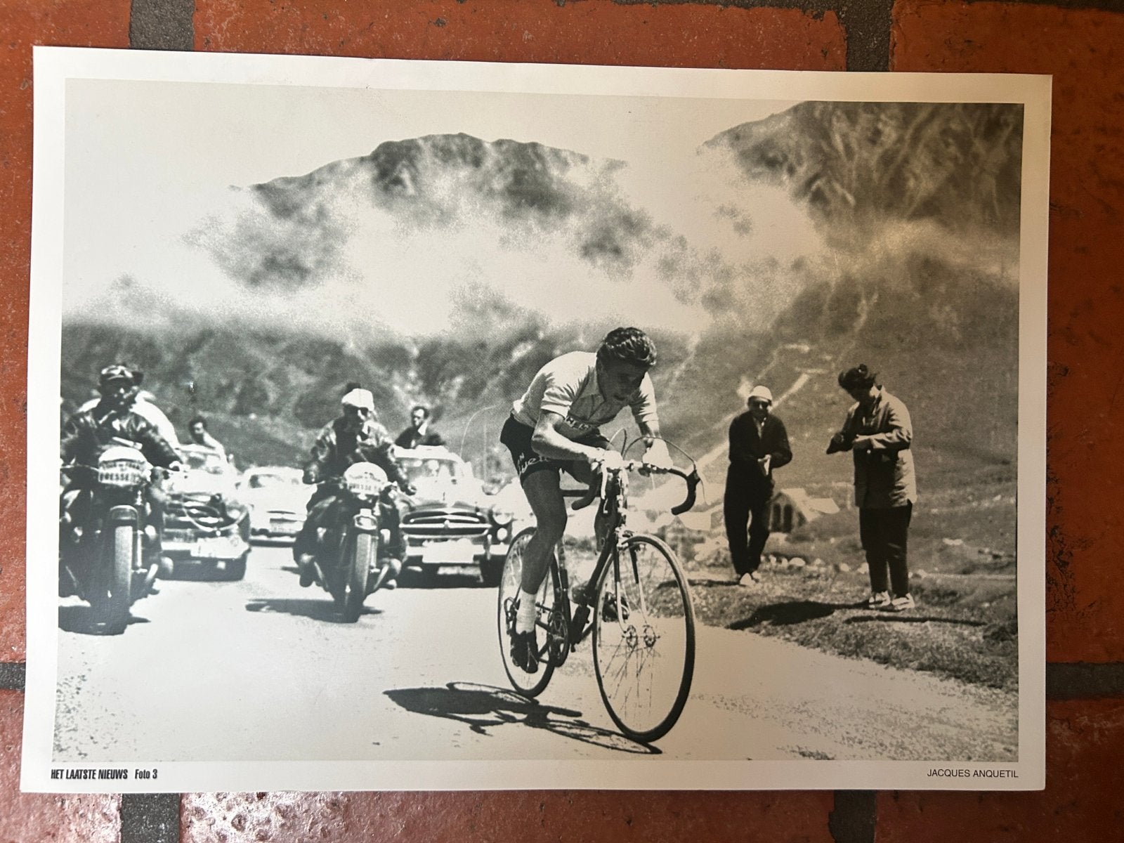 Jacques Anquetil – Tour de France – Zwart-wit wielerfoto, Verzamelen, Ophalen of Verzenden, Zo goed als nieuw, Foto