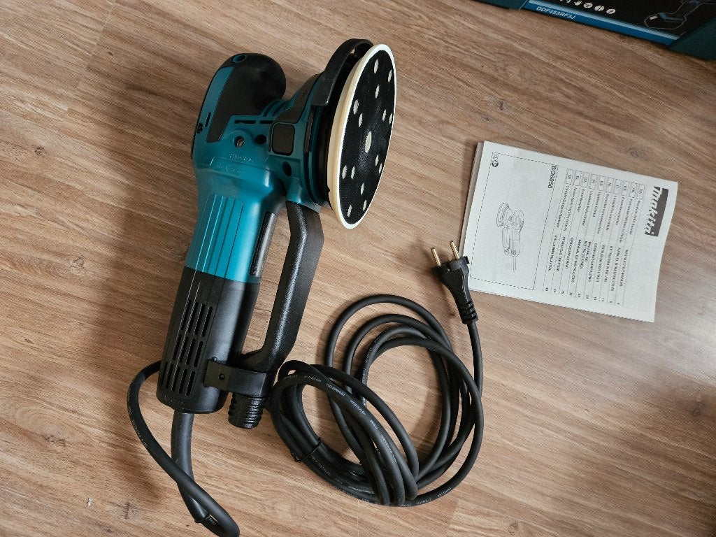 Makita excenterschuurmachine BO 6050 150mm Nieuw, Doe-het-zelf en Bouw, Gereedschap | Schuurmachines, Ophalen, Nieuw, Excentrische schuurmachine
