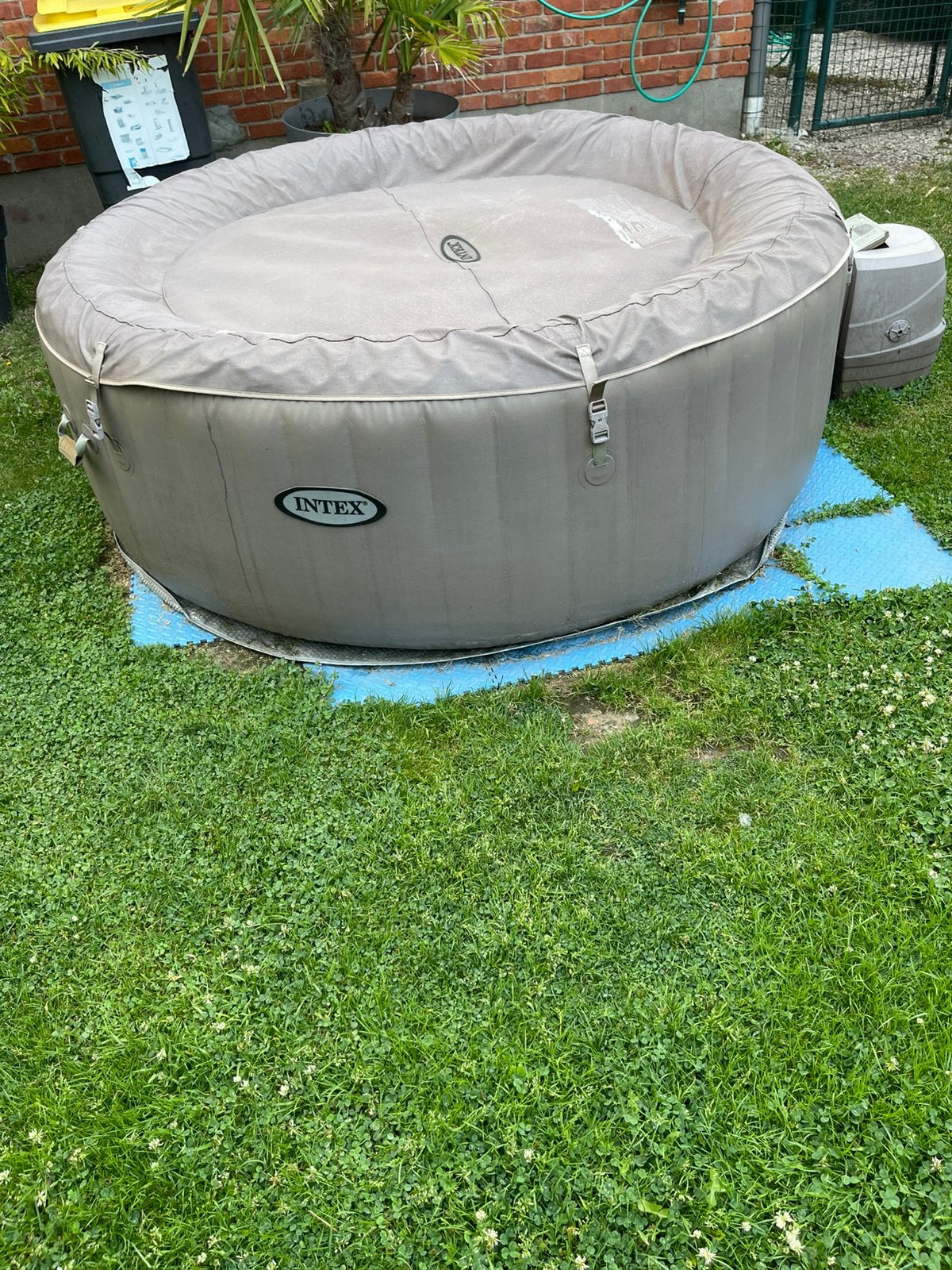 Jacuzzi mini fuite, Jardin & Terrasse, Enlèvement, Utilisé, Gonflable