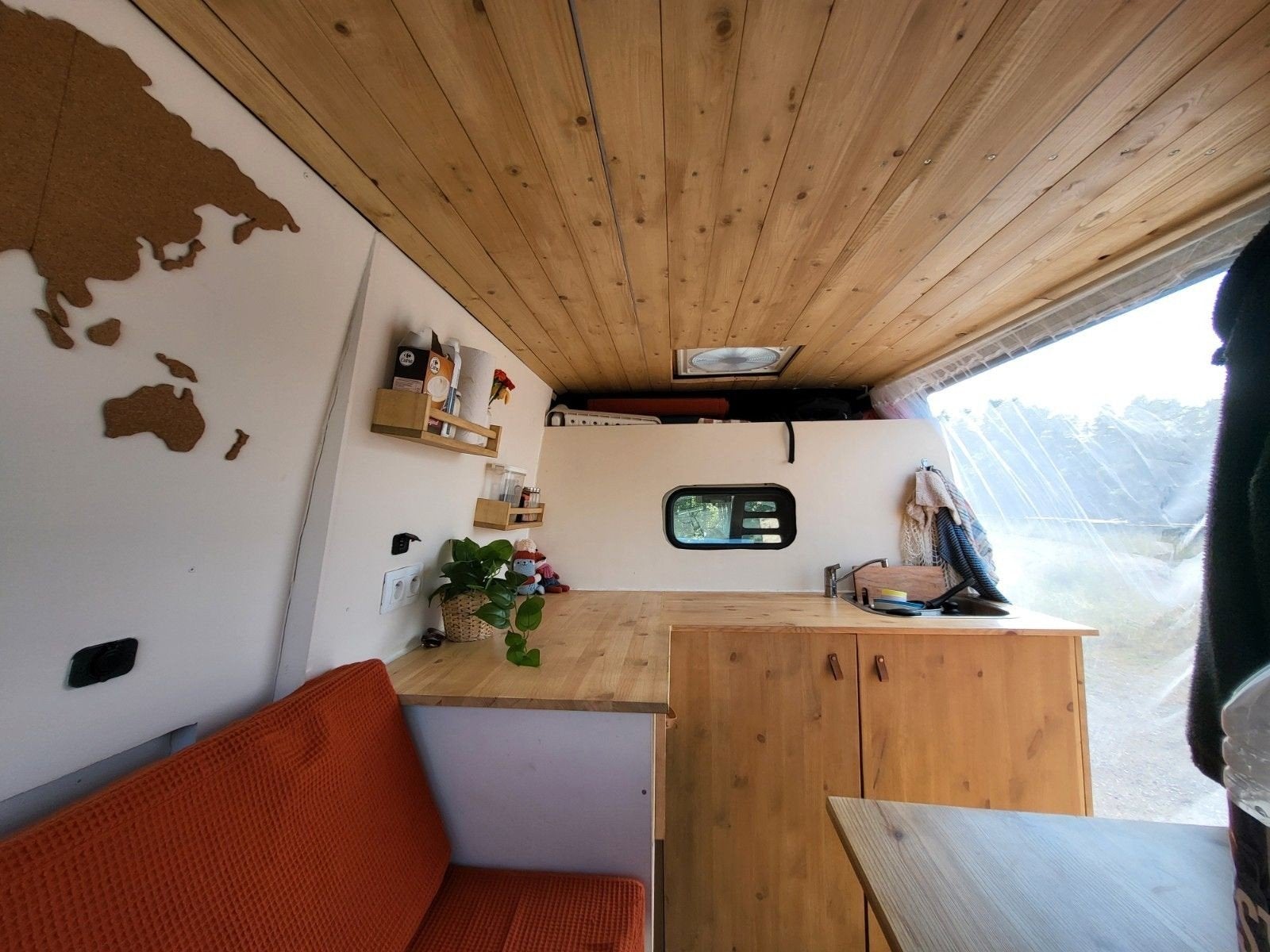 Offgrid campervan Peugeot Boxer, Caravans en Kamperen, Particulier