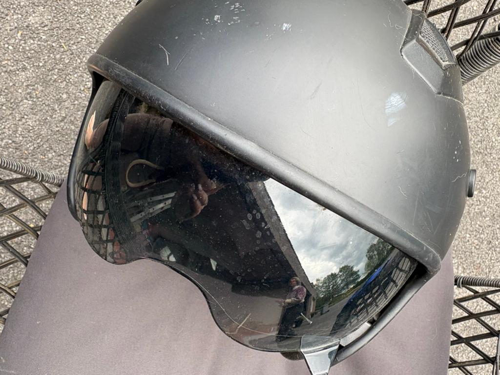 Helm, Ophalen, Zo goed als nieuw, Medium
