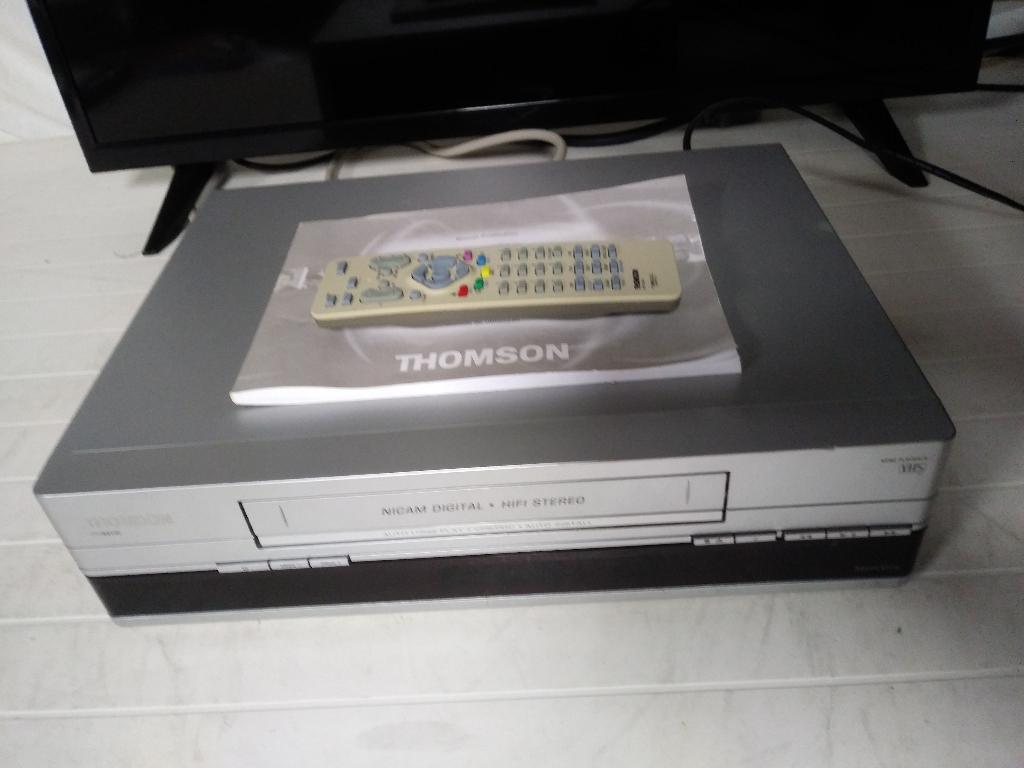 Thomson VTH6410E Hifi stereo VHS video recorder, Audio, Tv en Foto, Videospelers, Zo goed als nieuw, VHS-speler of -recorder, Ophalen of Verzenden