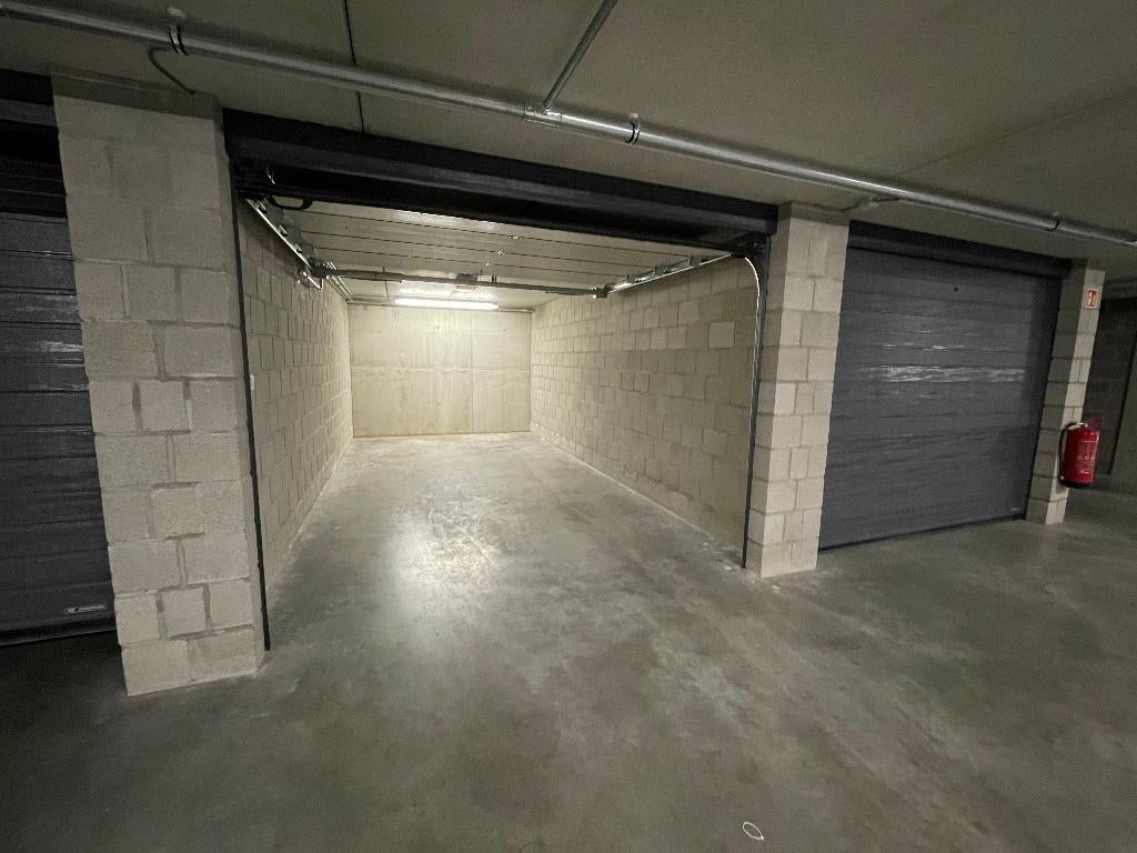 Ruime ondergrondse garagebox in centrum Scherpenheuvel, Immo, Maisons à vendre, Province du Brabant flamand, Jusqu'à 200 m², Autres types
