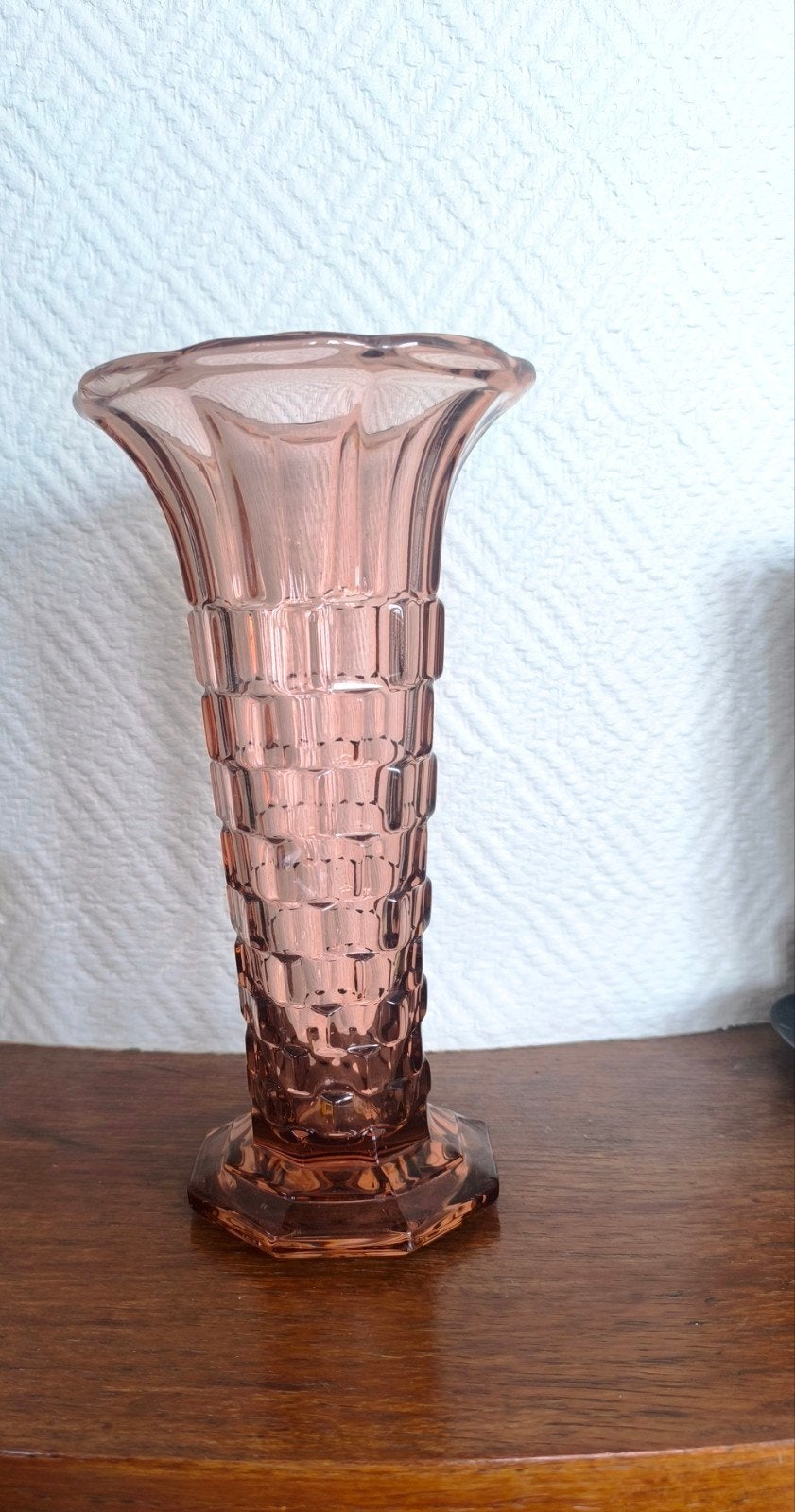ROZE GLAZEN VAAS IN ART DECO — TSJECHOSLOWAKIJE — JAREN 30