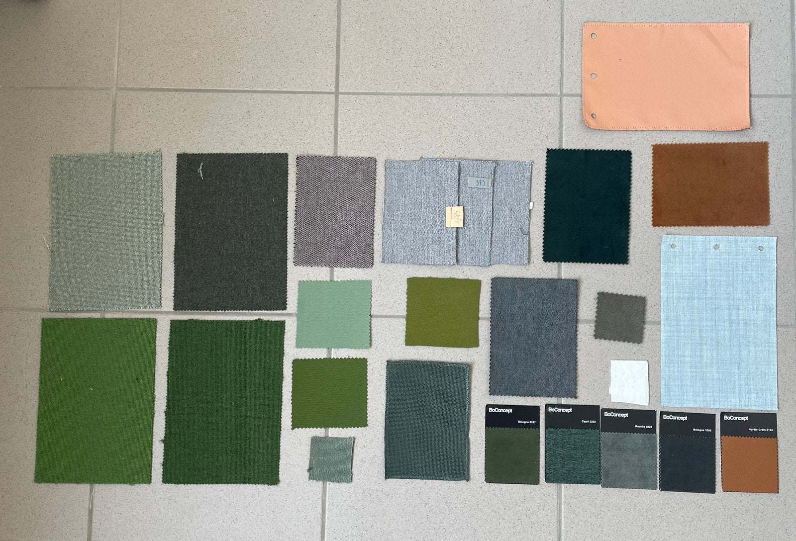 Grote collectie materiaalstalen + EGGER stalenboek, Ophalen, Zo goed als nieuw