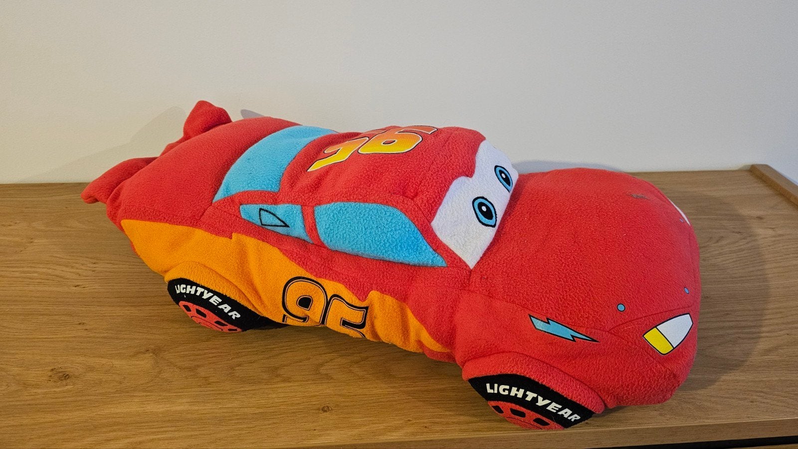 Disney Pixar Cars Lightning McQueen kussen, Enfants & Bébés, Jouets | Véhicules en jouets, Enlèvement, Comme neuf