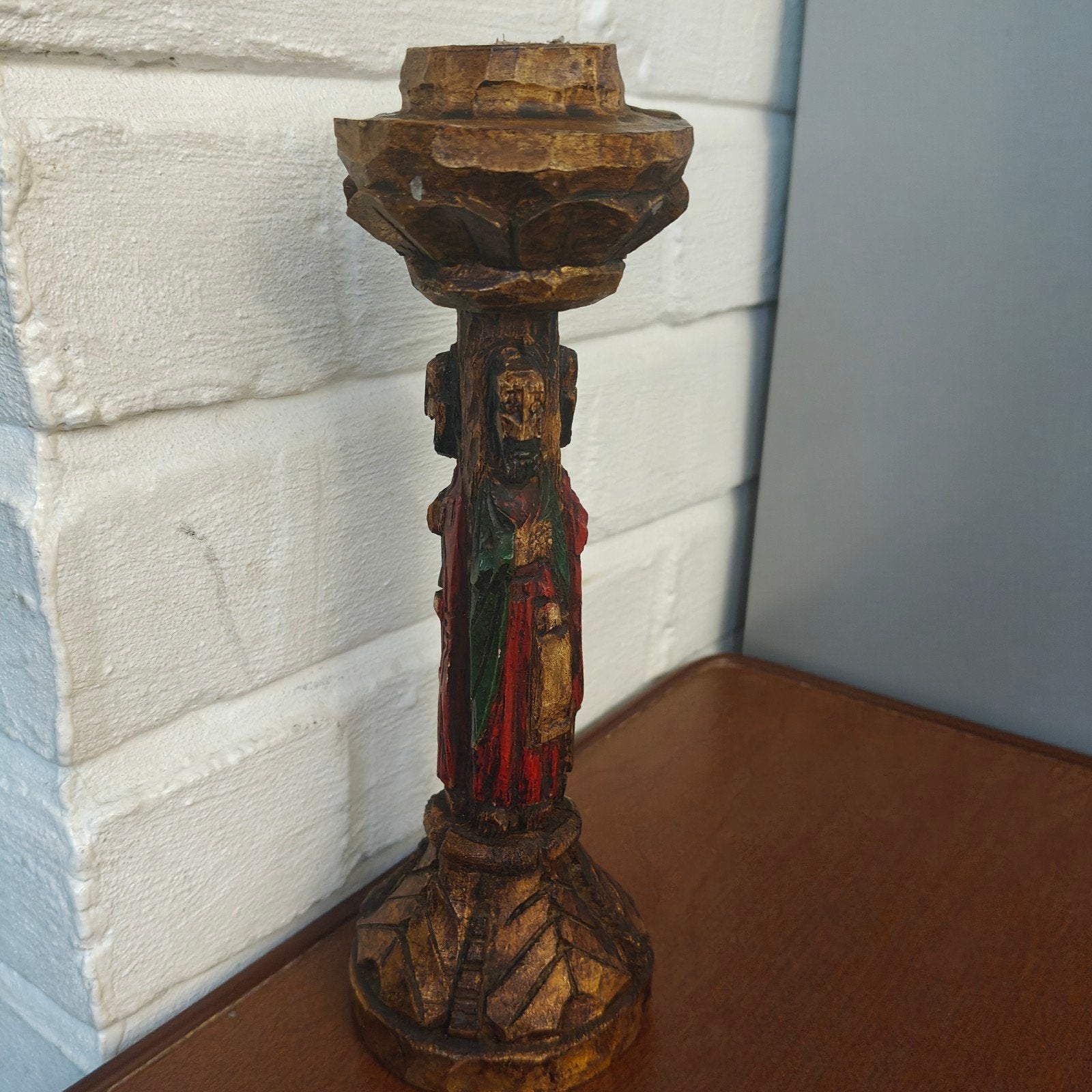Handgesneden houten kandelaar met 3 heiligenfiguren, Antiek en Kunst, Ophalen of Verzenden