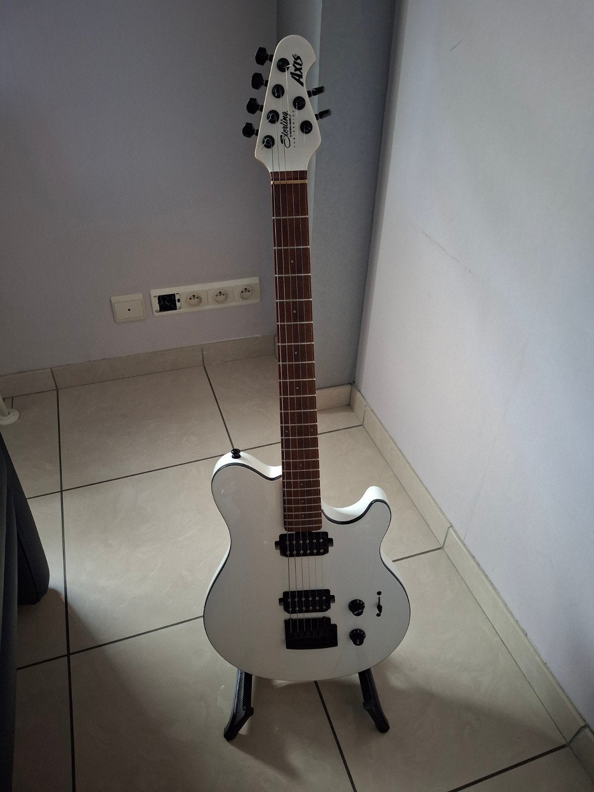 Je vend  guitare Sterling Axis de chez Music Man, Musique & Instruments