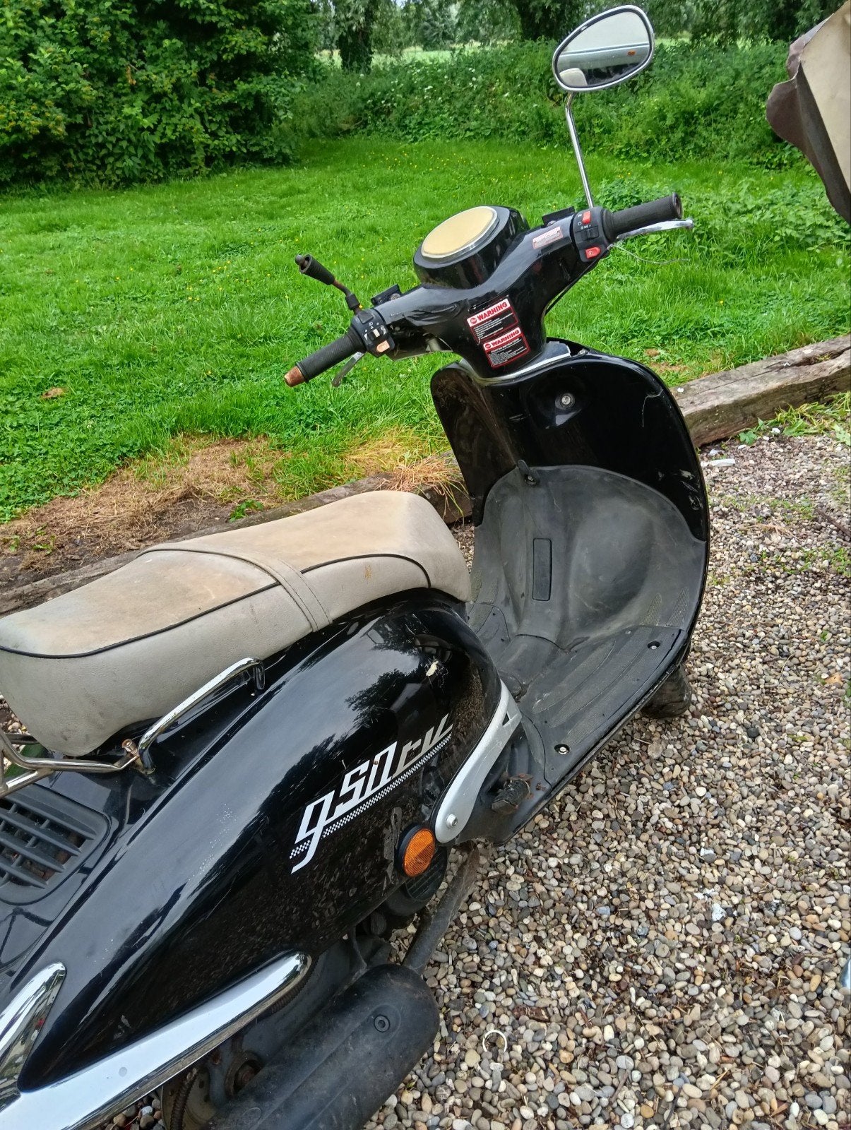 Scooter B klasse aan rijdend weg gezet, Enlèvement