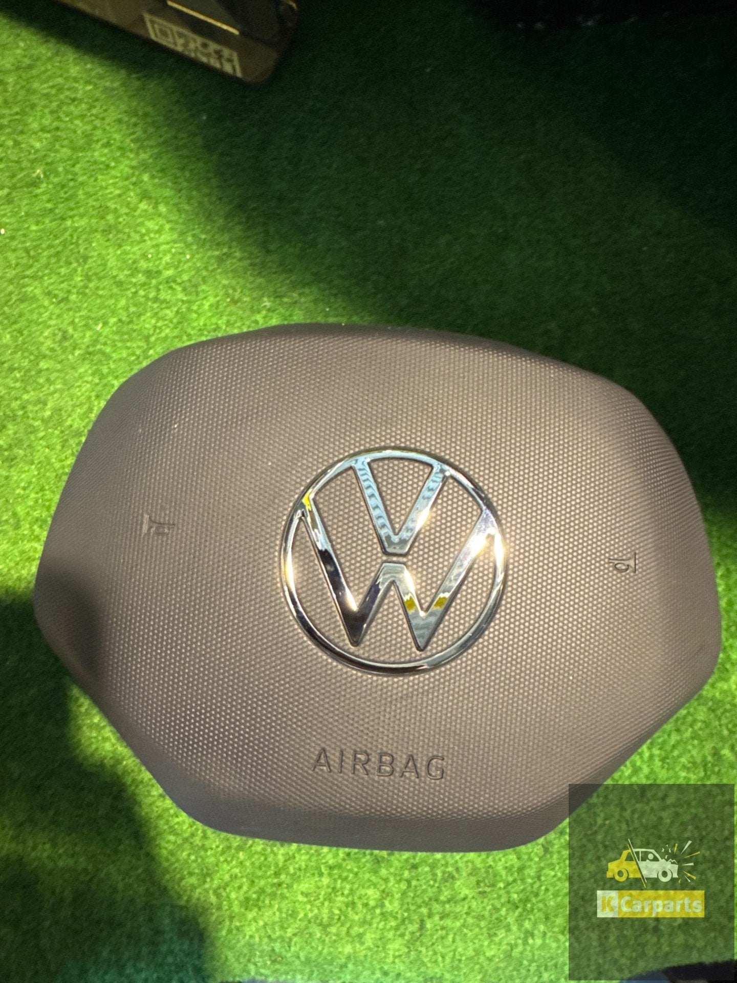Airbag de volant VW Tiguan II 5NA FACELIFT 14A880201D, Autos : Pièces & Accessoires, Volkswagen, Volkswagen AG, Vw@volkswagen.de