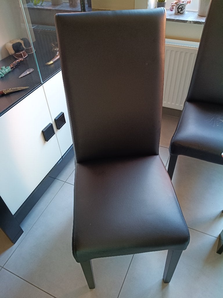 Gratis zwarte stoelen eetkamer, Huis en Inrichting, Stoelen, Ophalen, Gebruikt, Zwart, Vijf, Zes of meer stoelen