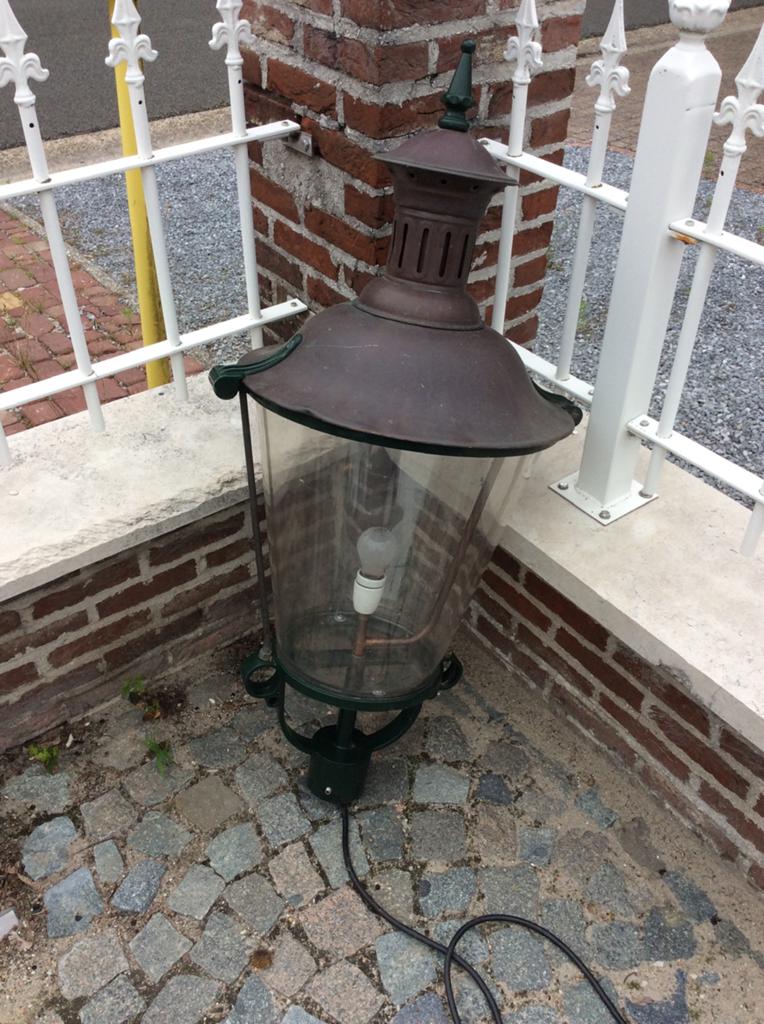 Lampe d'extérieur ancienne, Enlèvement