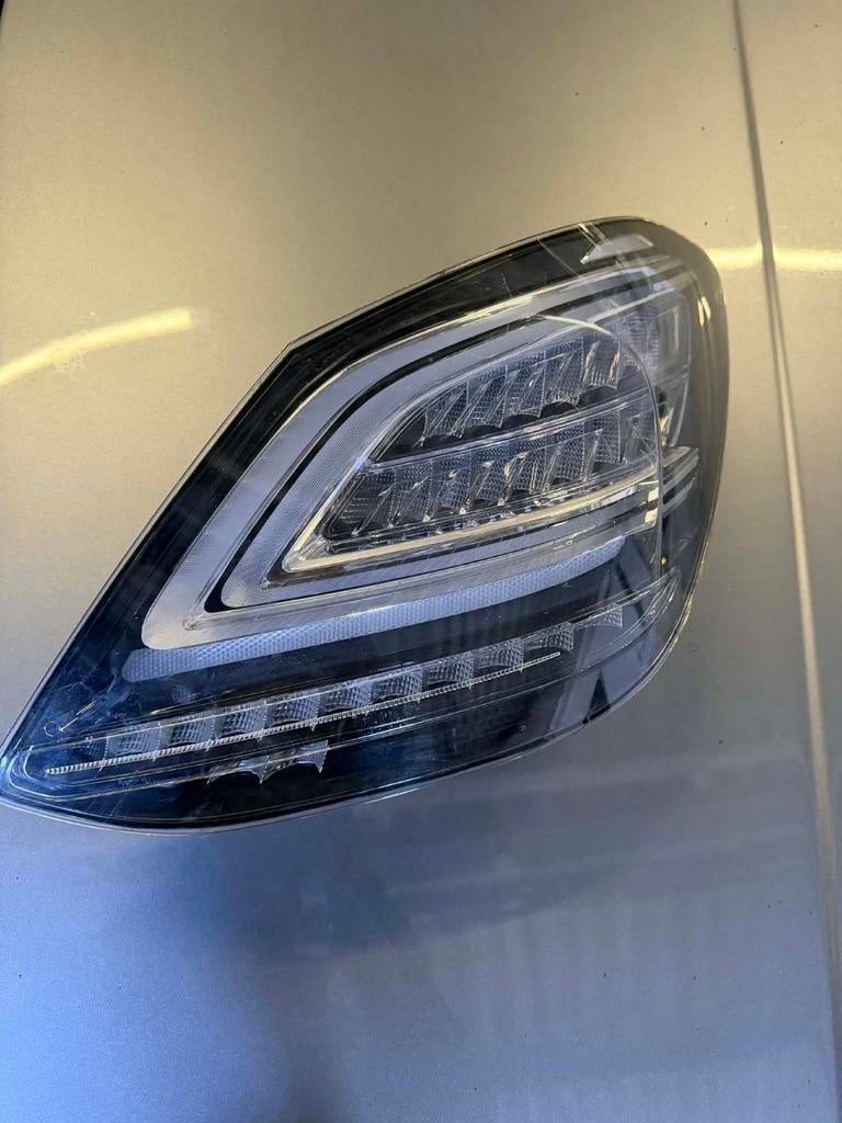 Phare Mercedes classe C AMG