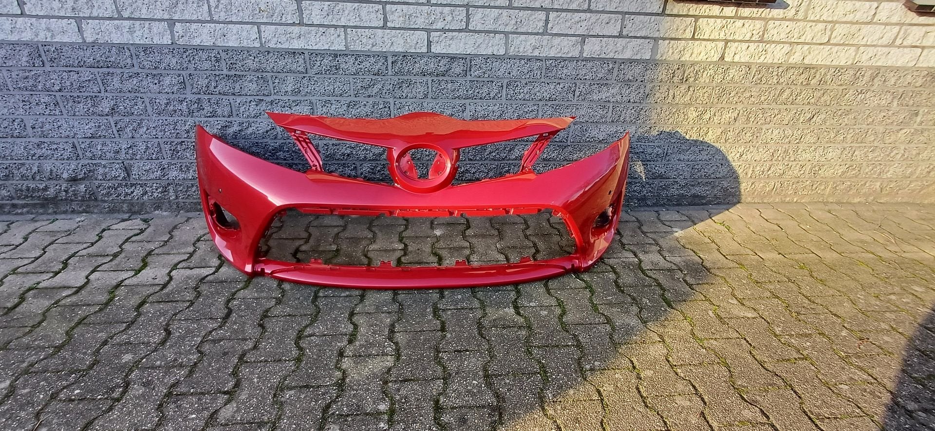 Toyota Verso Bumper Voorbumper 521190F120 PDC Gaten, Auto-onderdelen, Gebruikt, -, Voor, -