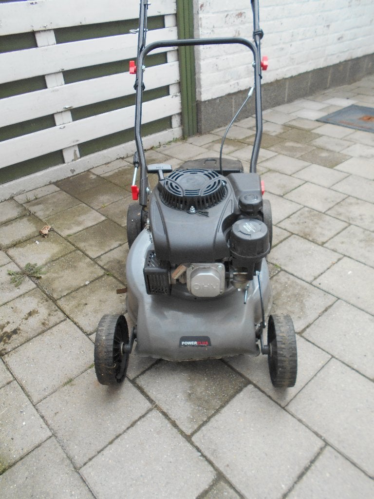 te koop zelftrekker grasmaaier op benzine, Gebruikt, Balkmaaier, Benzine-grasmaaier, Ophalen