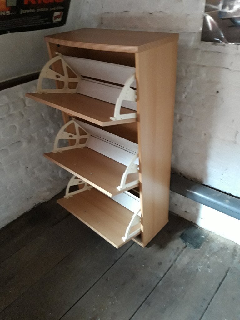 Schoenkastje, Ophalen