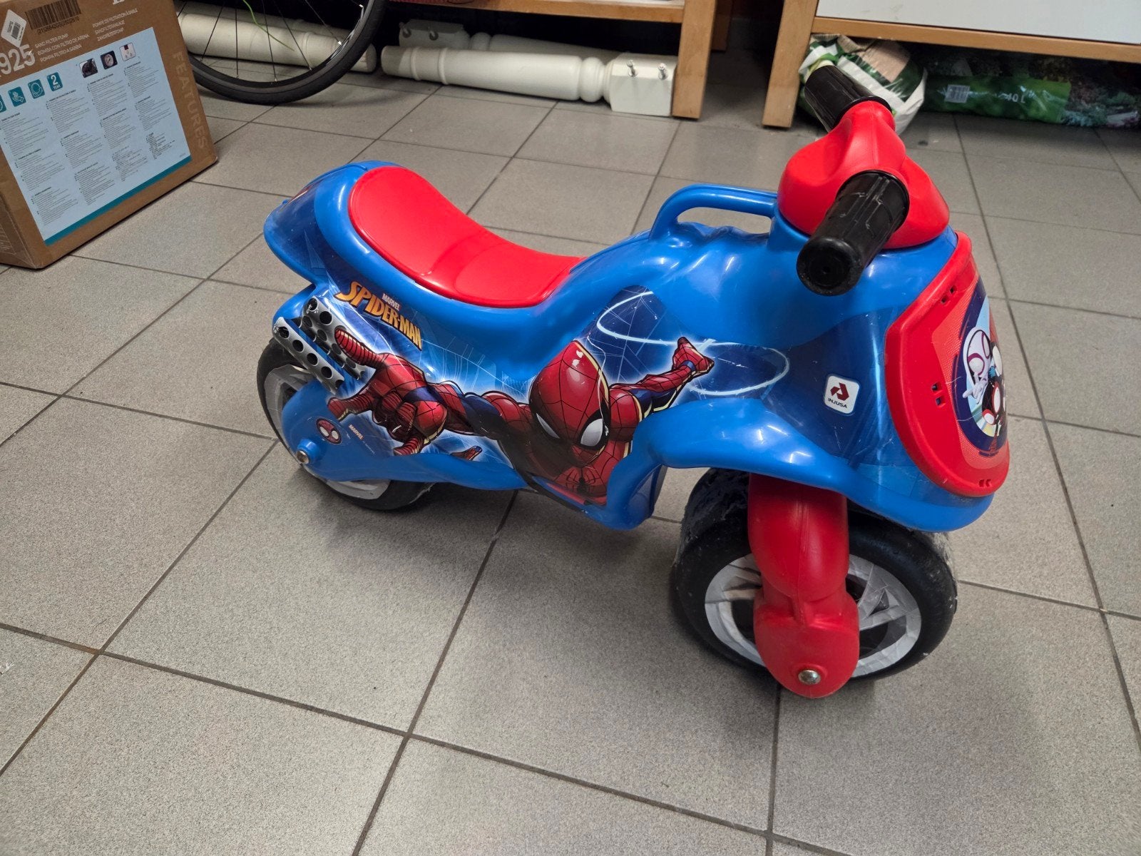 Loopmotor spiderman, Ophalen