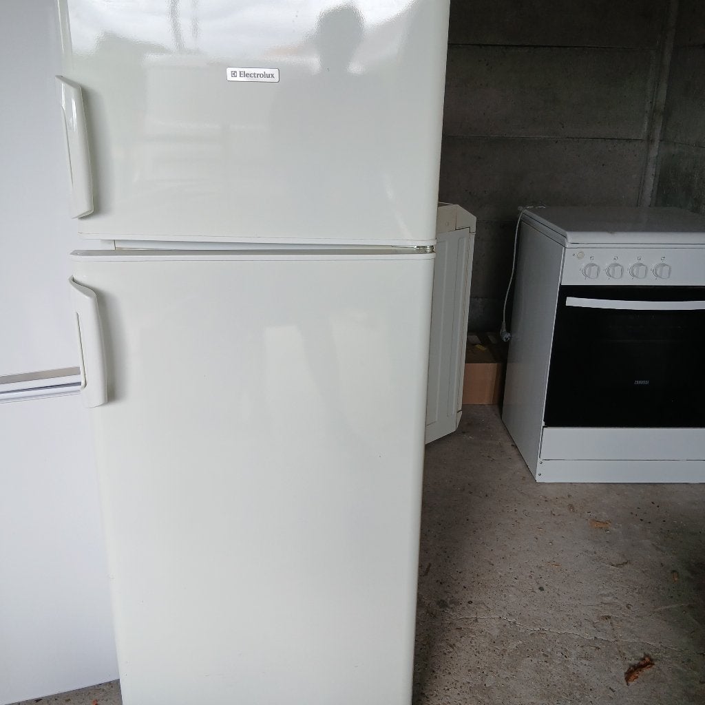Koelkast en diepvries, Ophalen, 60 cm of meer, 100 tot 150 liter, Met aparte vriezer