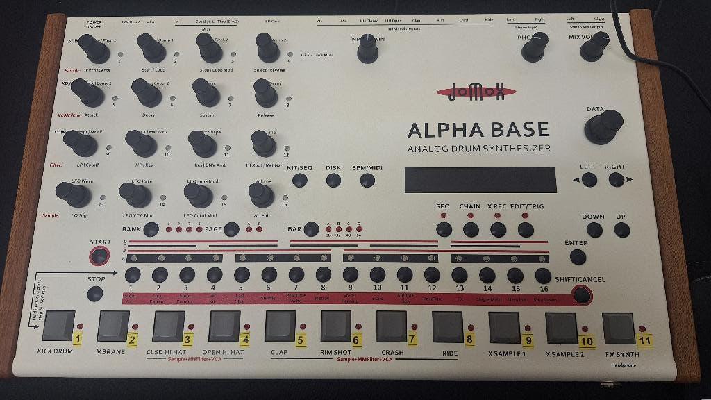 Jomox Alpha Base (analog drum synthesizer), Musique & Instruments, Modules de son, Utilisé, Autres marques, Enlèvement ou Envoi