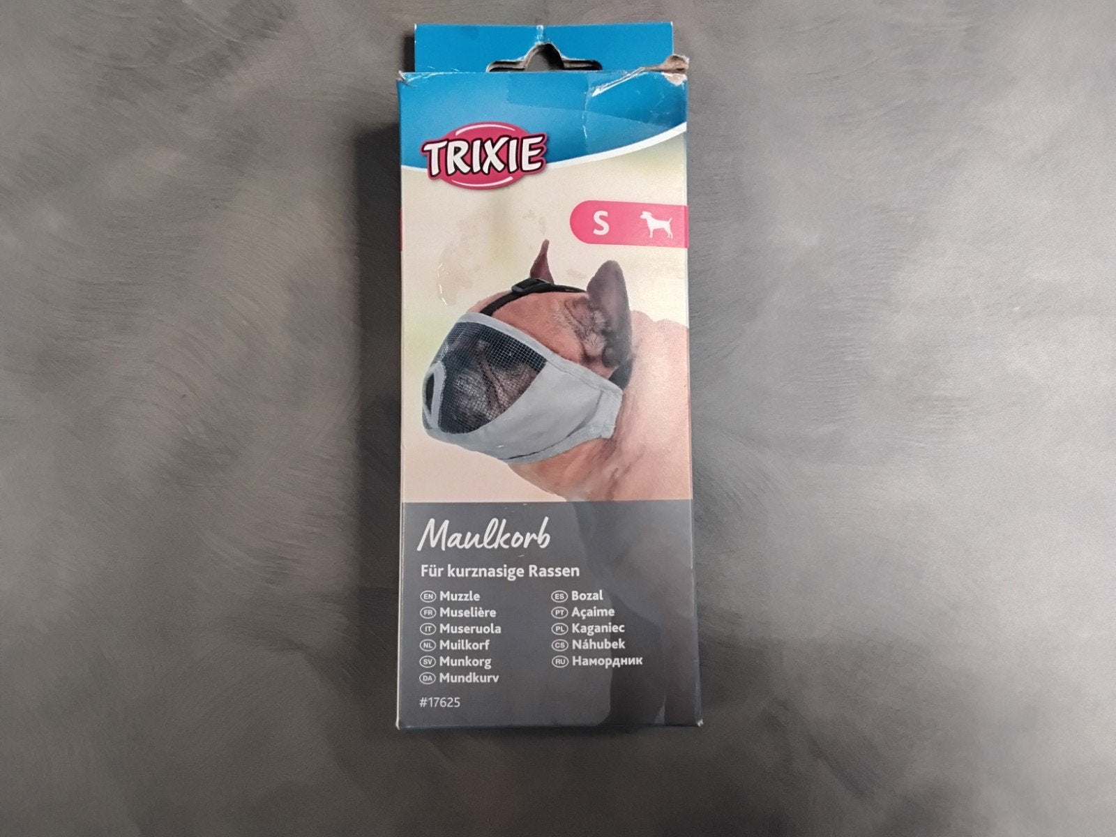 Voor kleine honden met platte snuit nog nieuw, Ophalen