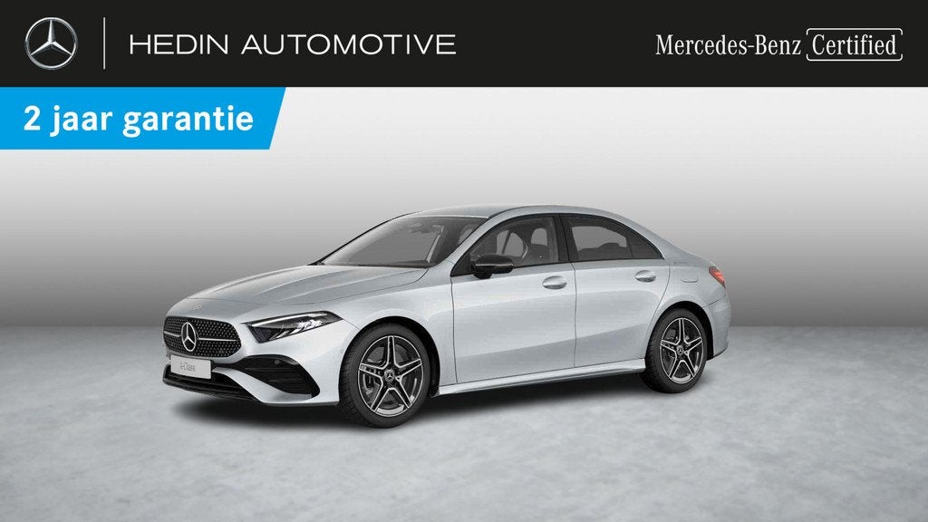 Mercedes-Benz A-Klasse 250 e Berline AMG Line | Nightpack |, Auto's, Stof, Gebruikt, 16 kWh, Hybride Elektrisch/Benzine