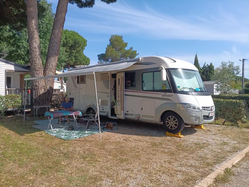 Radio 8096 DF 2017, Caravanes & Camping, Camping-cars, Jusqu'à 4, Fiat, Diesel, Réfrigérateur