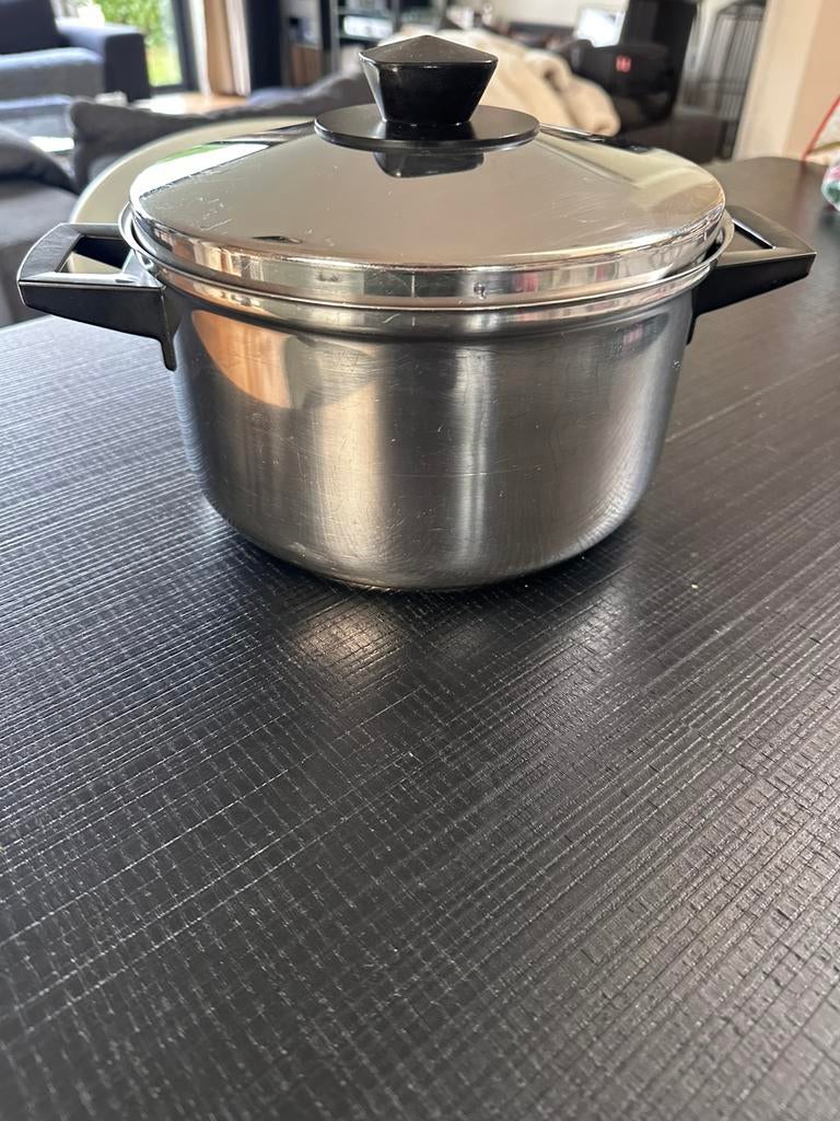 CASSEROLE 22 CM EN INOX TOP ETAT, Maison & Meubles, Enlèvement, Comme neuf, Inox
