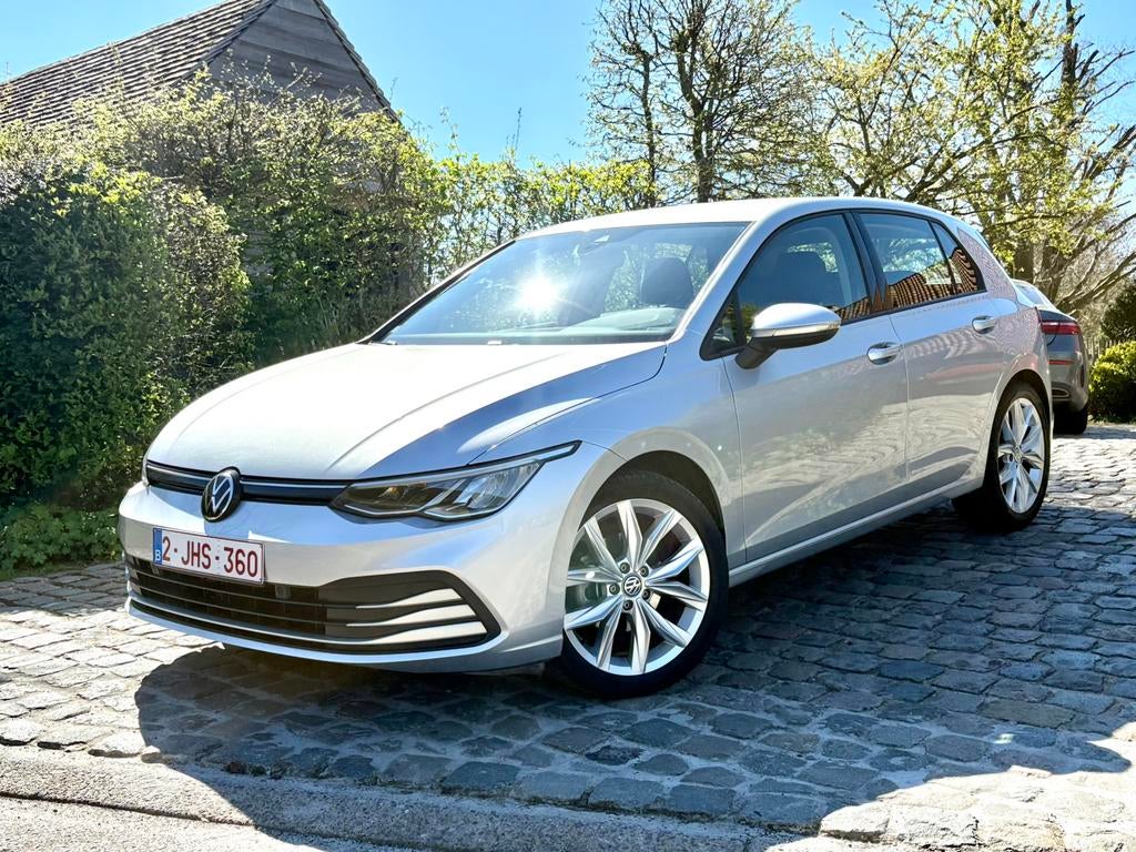 Golf 8 facelift 15.000km, 5 deurs, 1000 cc, Zilver of Grijs, Stadsauto