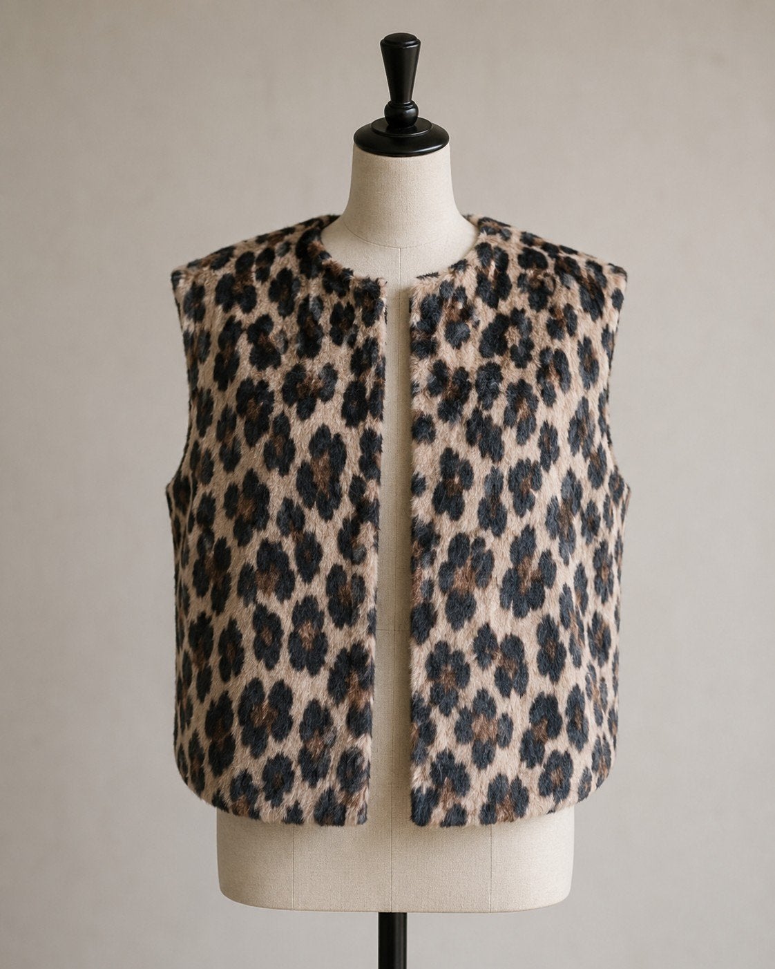 Mooi zacht vestje in panterprint zonder mouwen - nieuw, Kleding | Dames, Bodywarmers, Ophalen of Verzenden, Nieuw