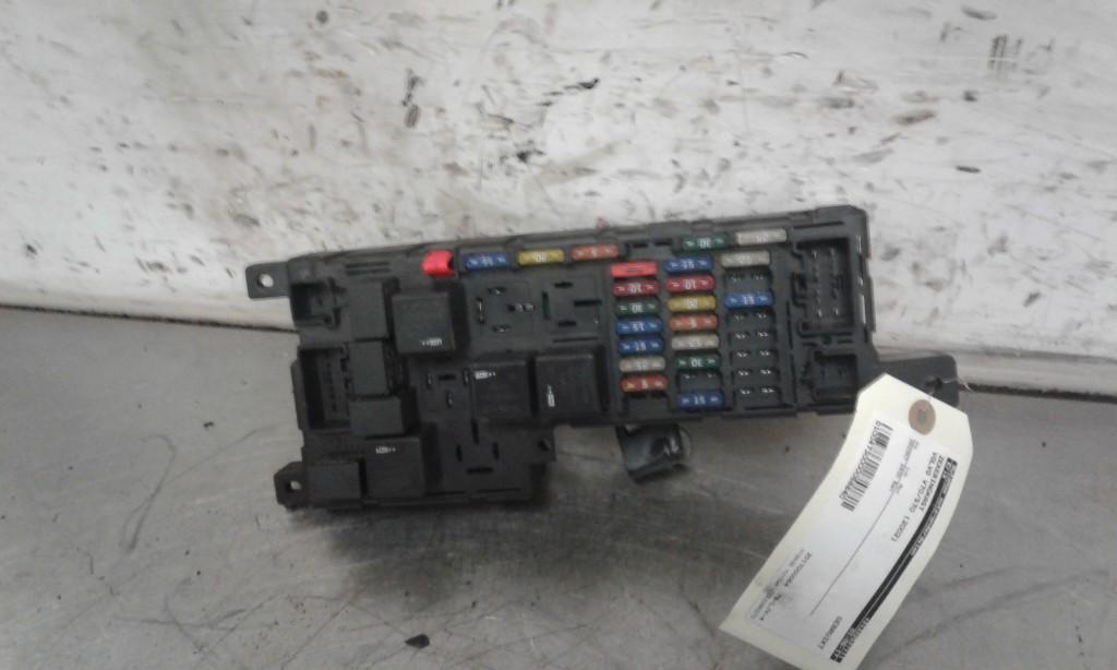 ZEKERINGKAST Volvo V70 (SW) (01-1999/12-2008) (518788104), Gebruikt, Volvo