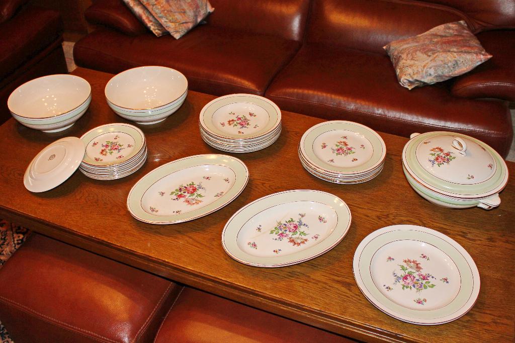 Servies Amandinoise met Poreylor Merkteken, Enlèvement