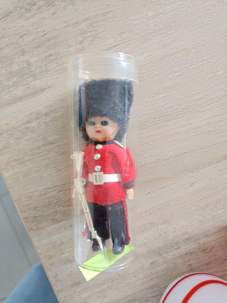 Vintage Britse wachtpop jaren 60/70, Verzamelen, Ophalen, Zo goed als nieuw