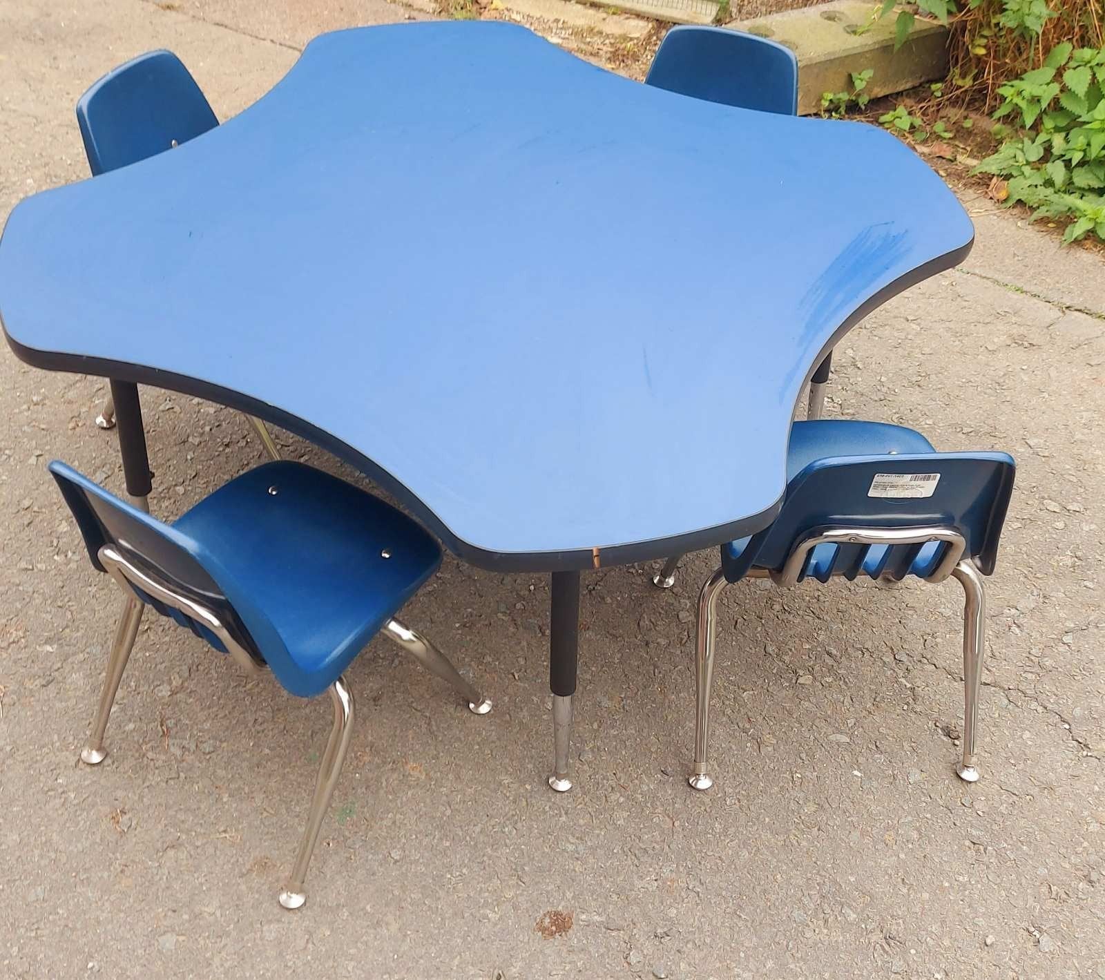 table d'école vintage avec chaises, Enlèvement, Maison et Meubles