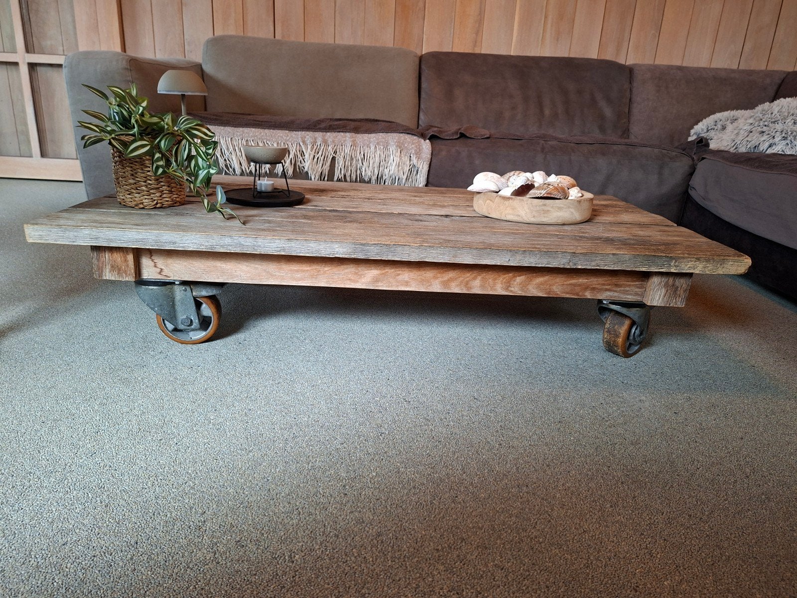 Table basse en chêne massif — industrielle — roulettes pivot, Maison & Meubles, 100 à 150 cm, Landelijk, industrieel, Chêne, Comme neuf
