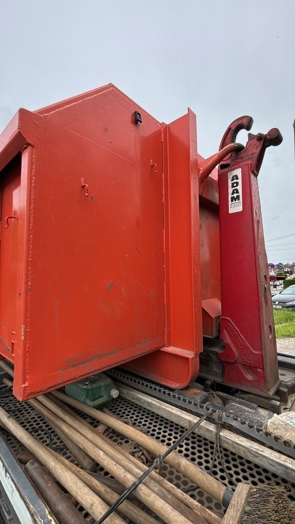 Conteneur rouge 11,8 m³, Bricolage & Construction, Enlèvement
