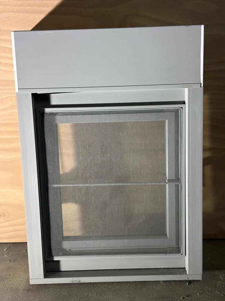 Pvc schûco opendraaiend - en kantelraam, Doe-het-zelf en Bouw, Ophalen, Kunststof, Minder dan 75 cm, Raamkozijn