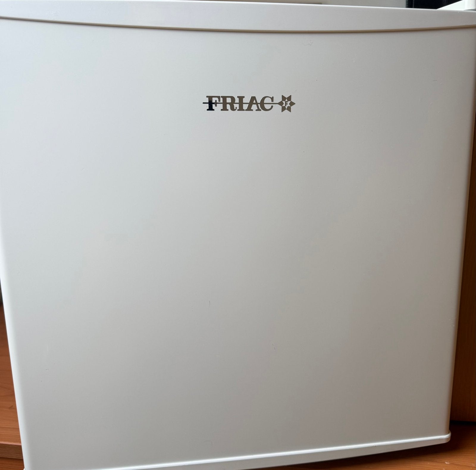 Friac kleine koelkast met vriesvak, Avec compartiment congélateur, Enlèvement, Utilisé, 45 à 60 cm