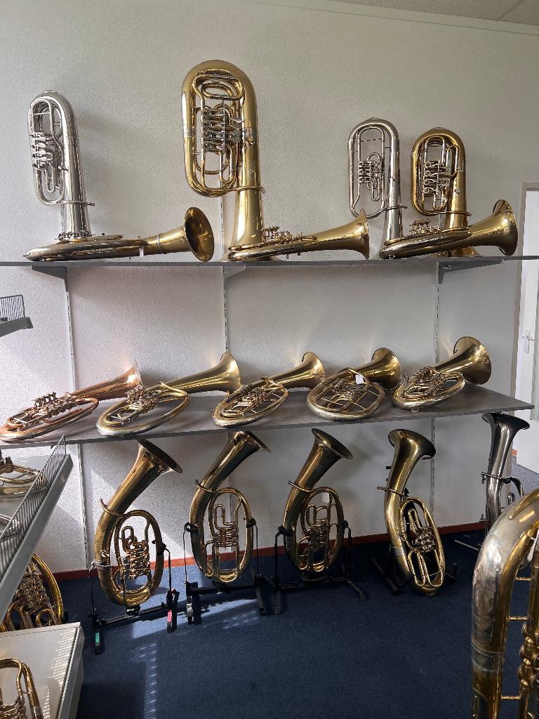 Wij hebben verschillende Baritons / Euphoniums op voorraad!, Muziek en Instrumenten, Blaasinstrumenten | Tuba's, Gebruikt, Euphonium of Tenortuba