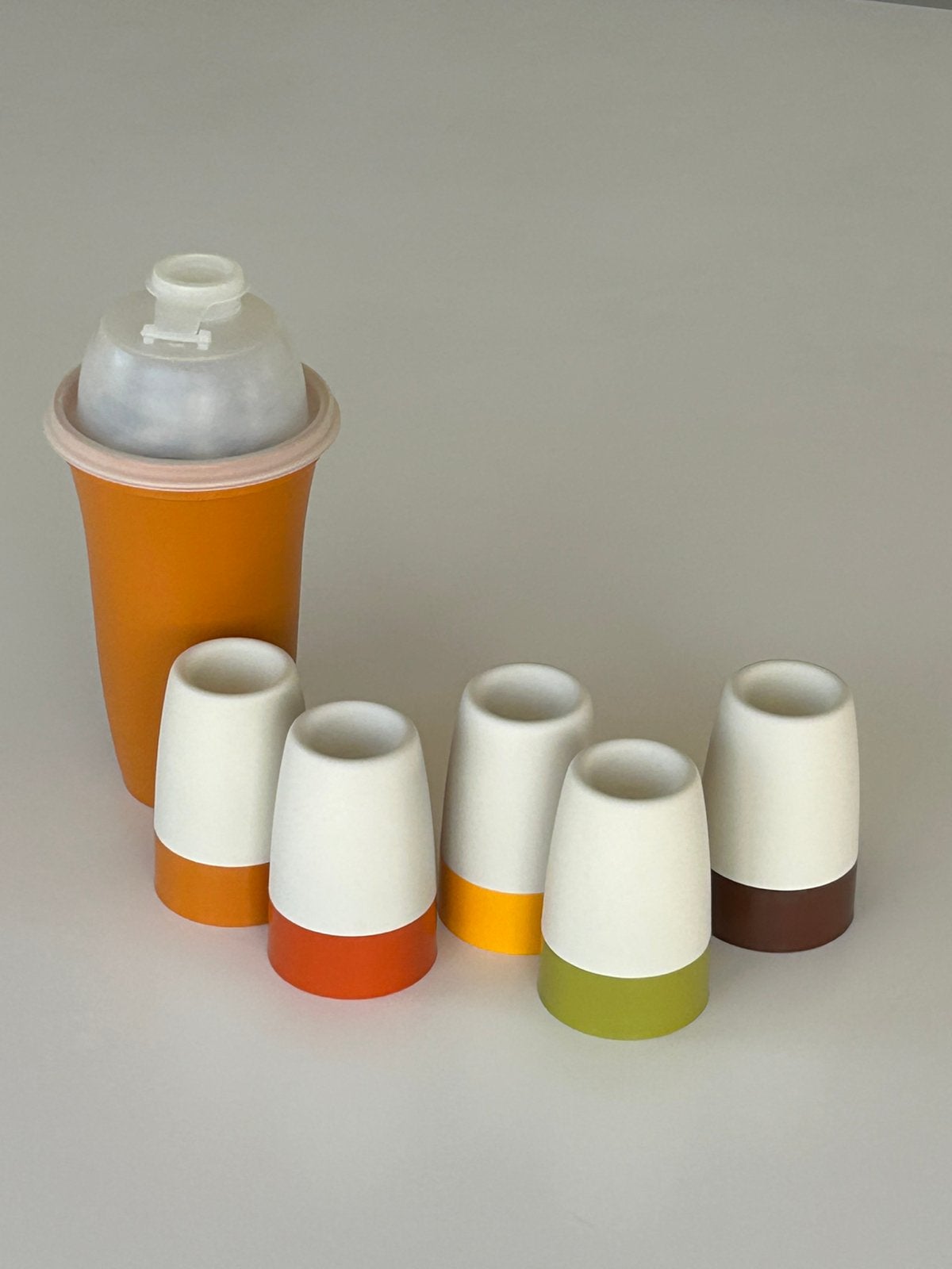 TUPPERWARE vintage, Maison & Meubles, Cuisine| Tupperware, Enlèvement ou Envoi, Comme neuf, Autres couleurs, Avec couvercle