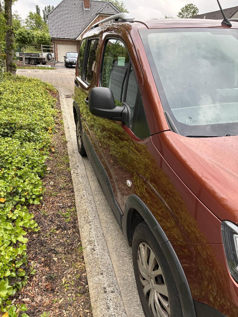 Peugeot Rifter Active 1,5 BlueHdi 100pk, Auto's, Stof, Zwart, Bruin, 5 deurs