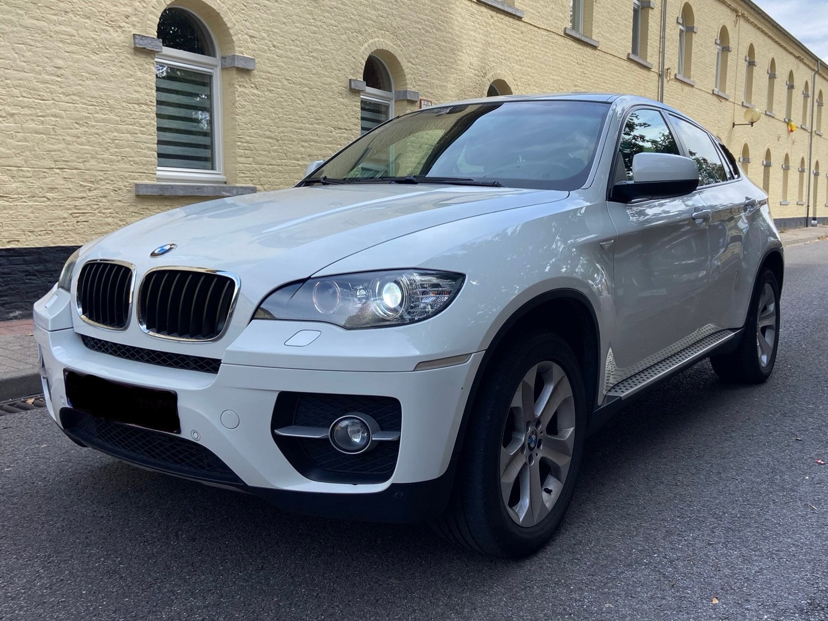 Bmw X6 3.0D X-Drive ( Euro 5 , 220.000km ), Auto's, BMW, Automaat, Euro 5, Sound system, Wit