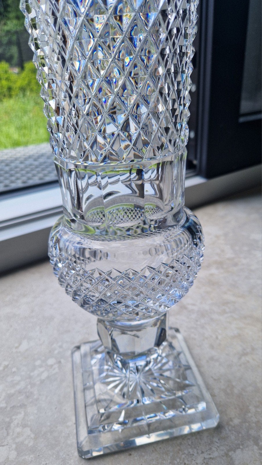 vase en cristal, Enlèvement